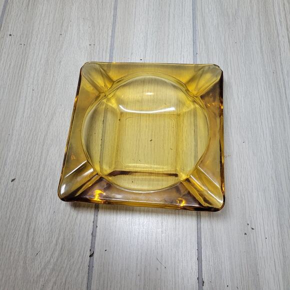 Vintage 70s Amber Ash Tray Cigarette Pipe Catch All Dish - Picture 2 of 6